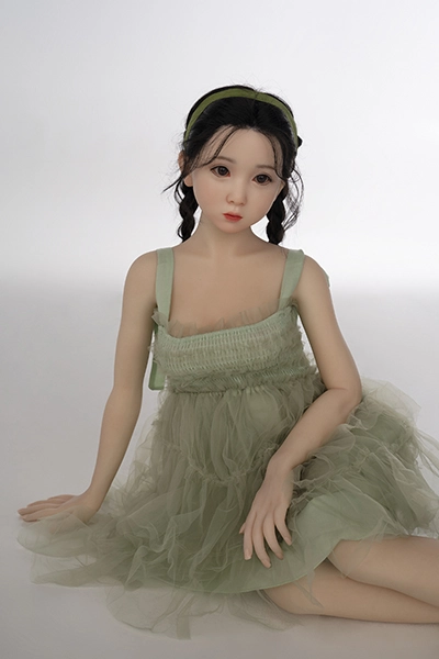 薄緑スカートをはいてる ロリセックス人形