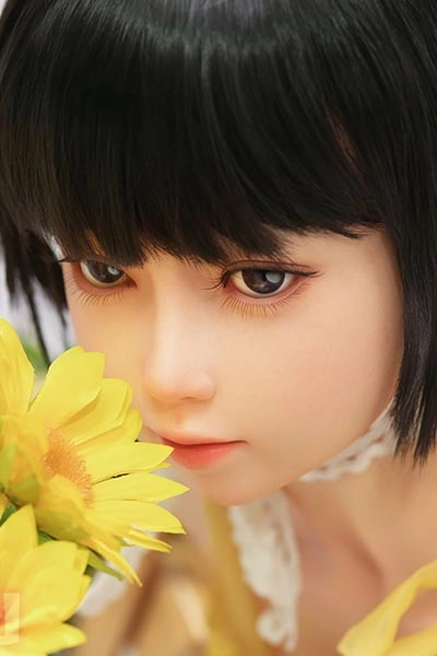 清楚系セクシードール