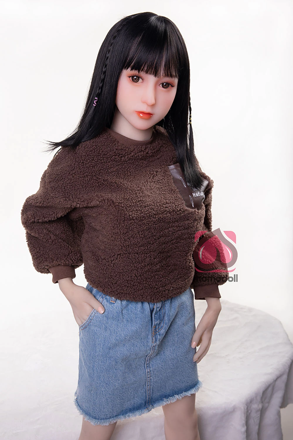 茶色セーターとデニムのスカートをはいた ロリドール 138cm TPE製 巨乳 美奈子（Minako）